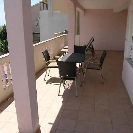 Apartment Zahija *